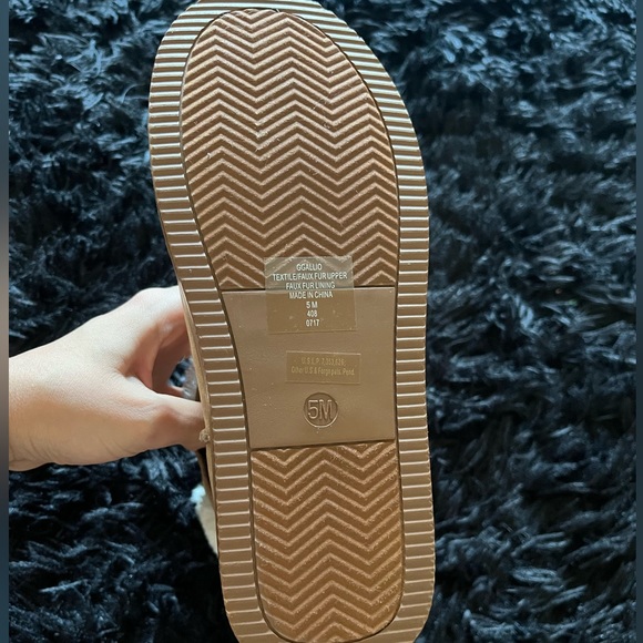 GUESS Faux-Fur Winter Boots - Picture 3 of 5